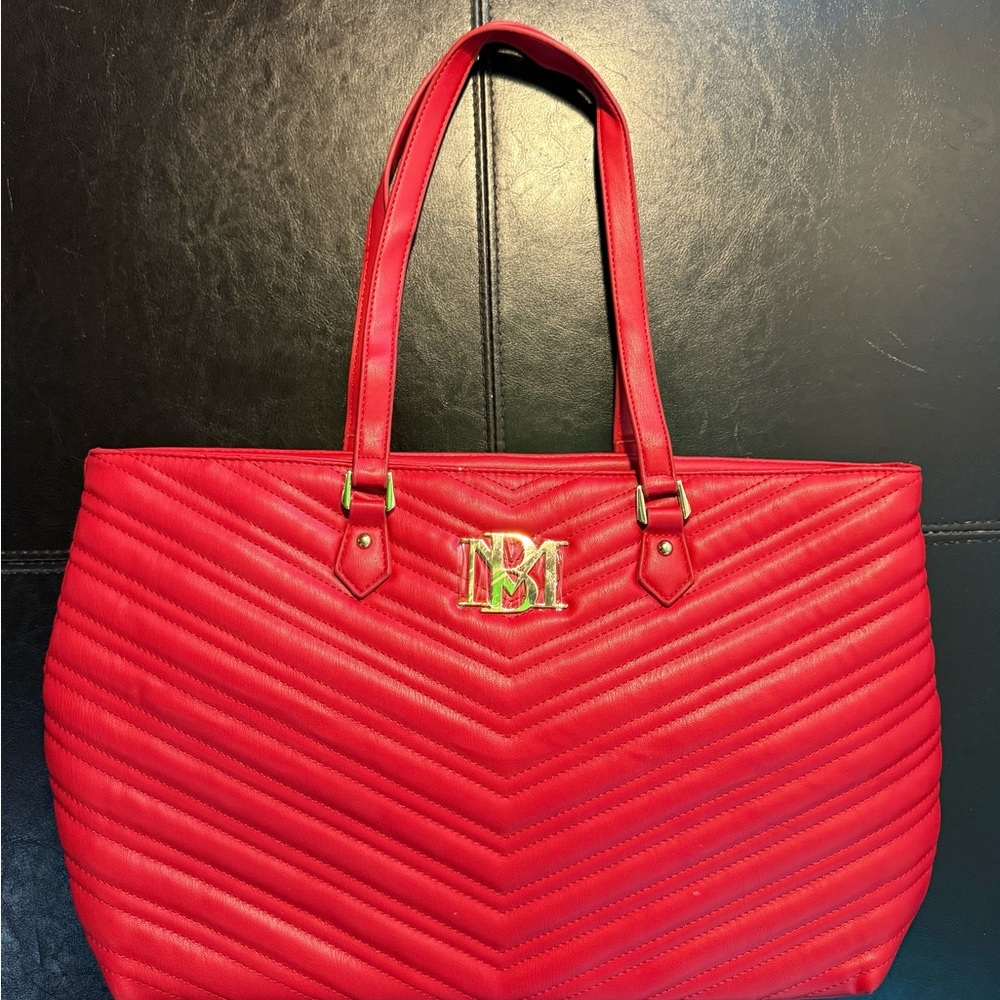 (Clearance)Red Badgley Mischka V-Shape Quilt Tote bag with gold hardware.